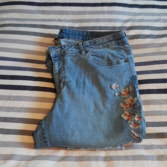 Jeans - Picture 3 of 3